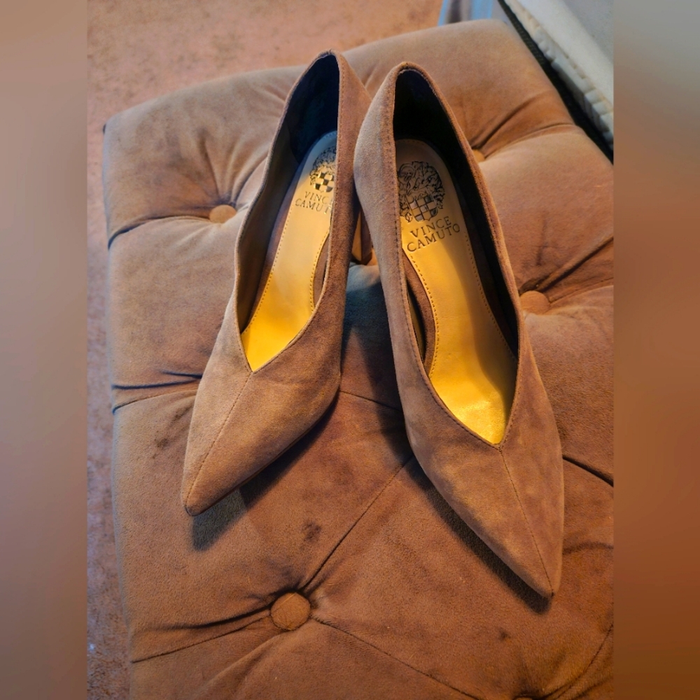 Vince Camuto Women's Grey Suede Pumps